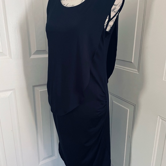 Chic Black Sleeveless Midi Dress - Picture 8 of 12